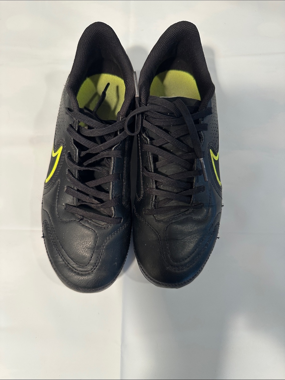 Nike Kids Black Soccer Cleats with Neon Yellow Swoosh size 5Y - Picture 8 of 10